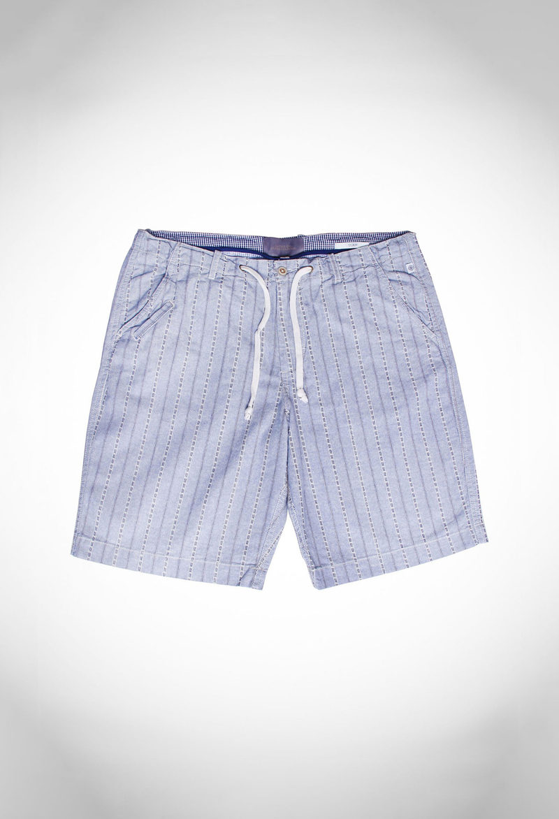 Yarn dyed dobby men’s shorts with a gingham check waistband & pocket lining
